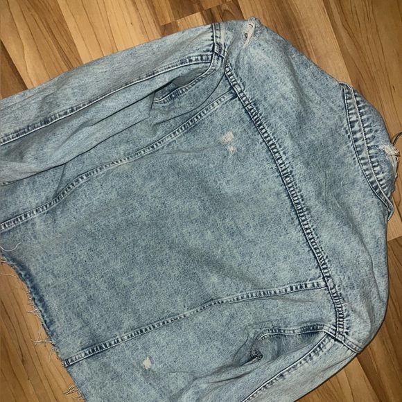BKE Jean Jacket SMALL - NWT - Picture 4 of 4